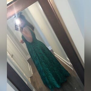 EMERALD GREEN PROM DRESS * LIKE NEW * SIZE 10-14 * READ DESCRIP. *